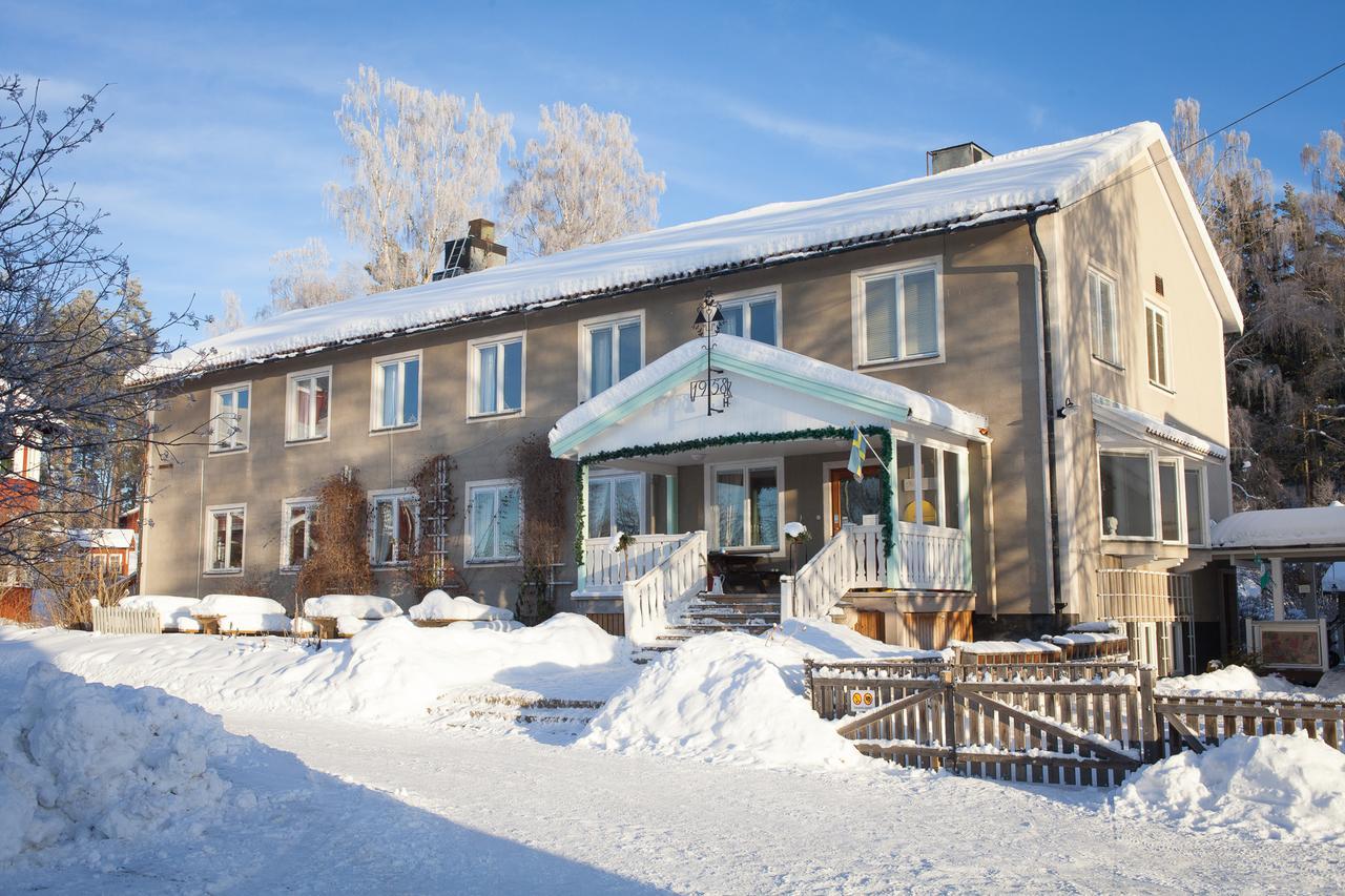Helsingegarden Hostel Jarvso Bagian luar foto