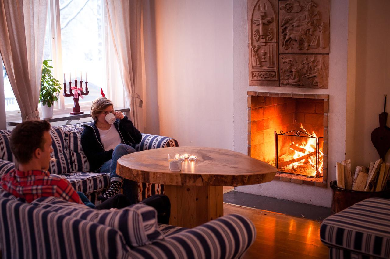 Helsingegarden Hostel Jarvso Bagian luar foto