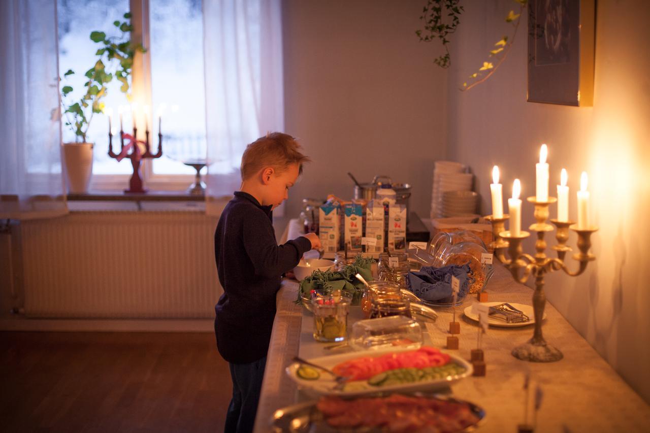 Helsingegarden Hostel Jarvso Bagian luar foto
