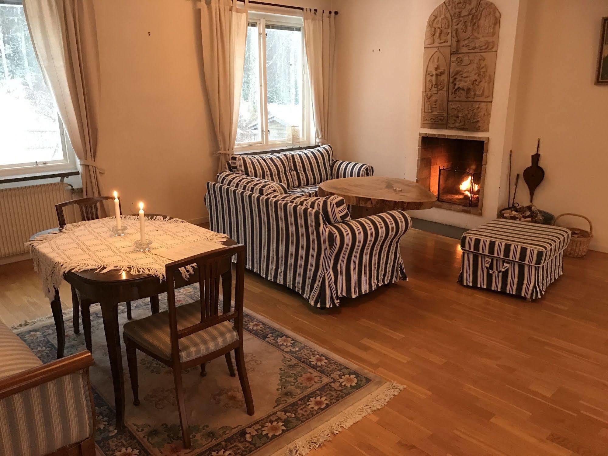 Helsingegarden Hostel Jarvso Bagian luar foto