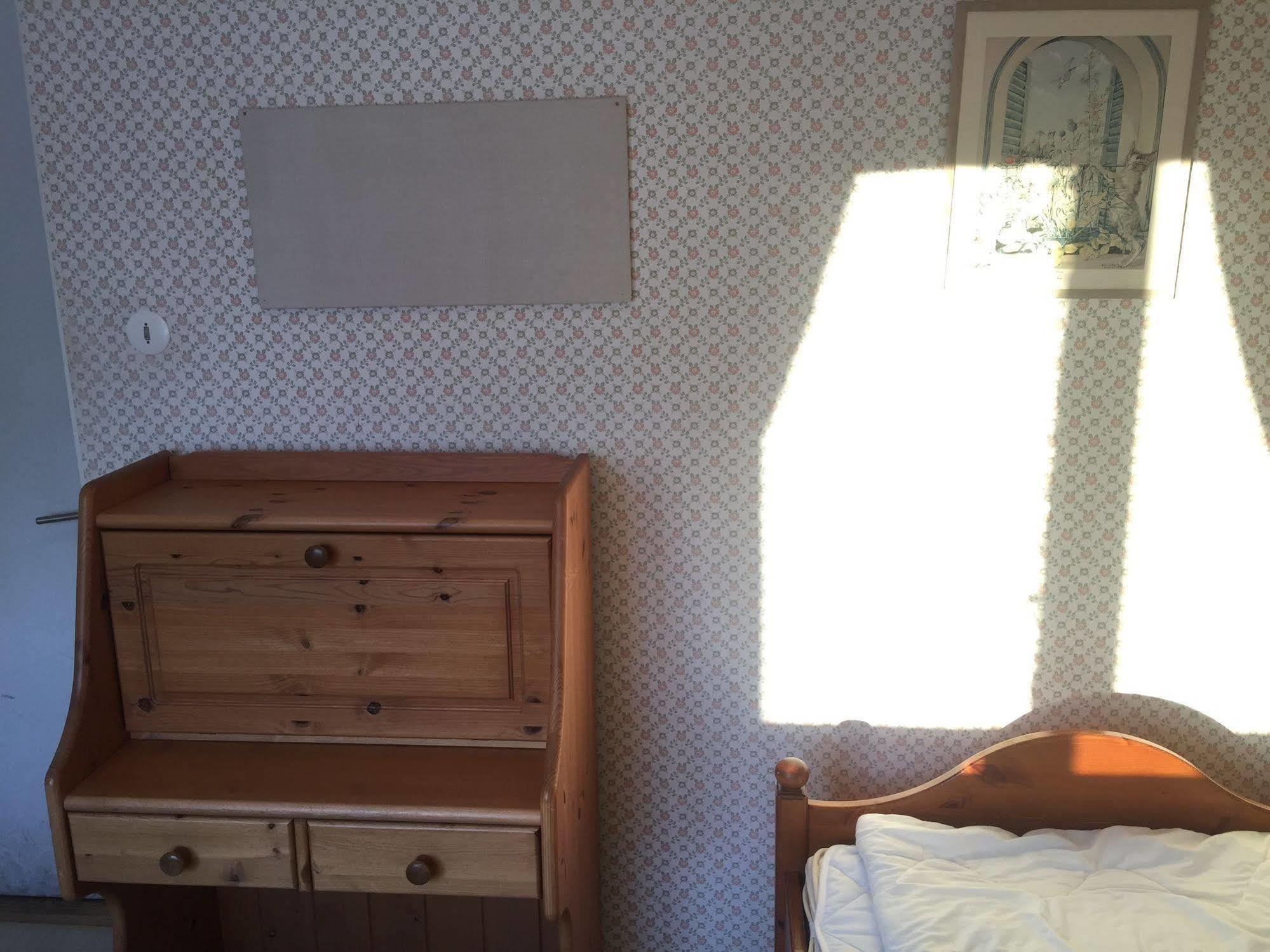Helsingegarden Hostel Jarvso Bagian luar foto