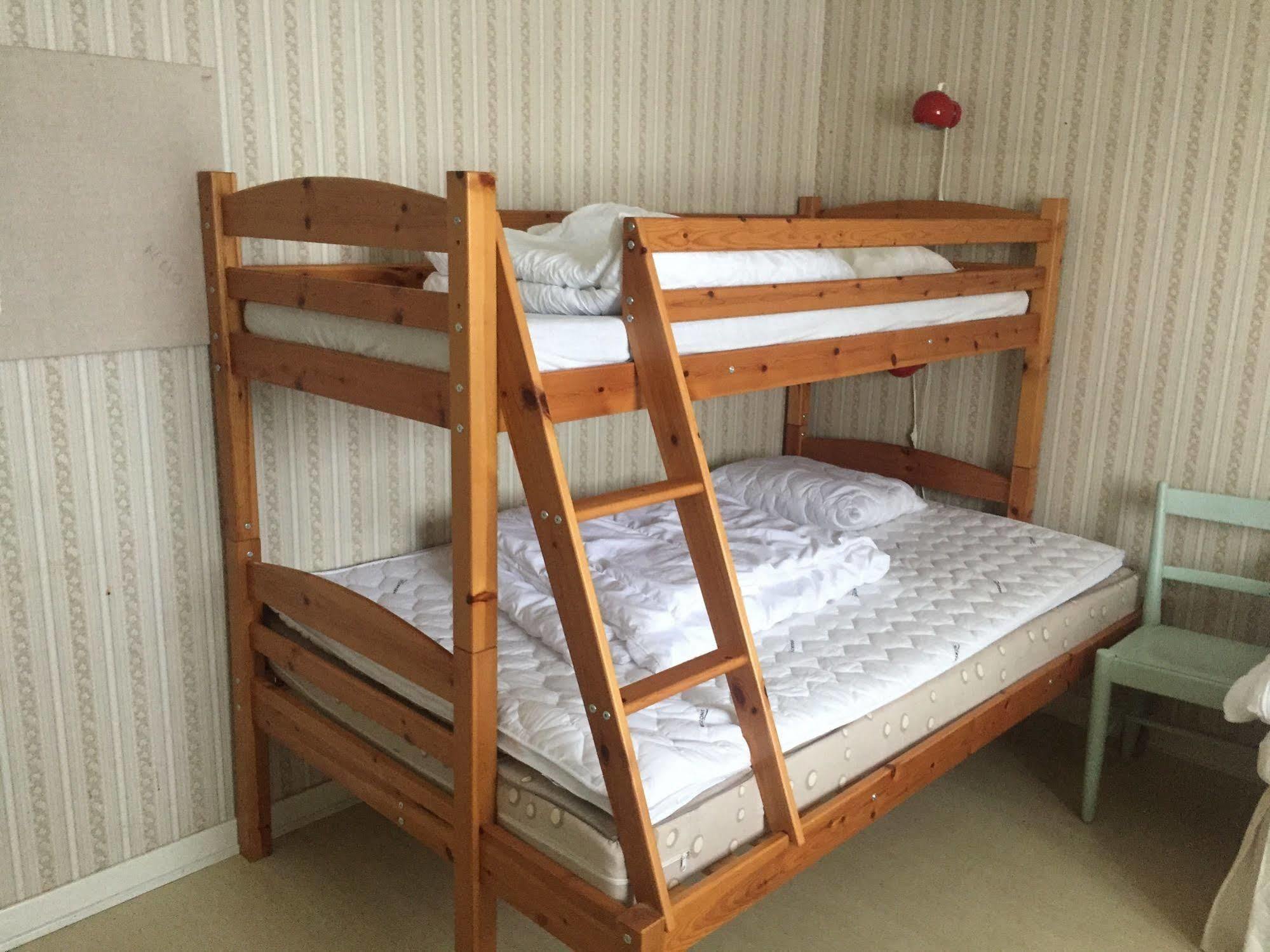 Helsingegarden Hostel Jarvso Bagian luar foto