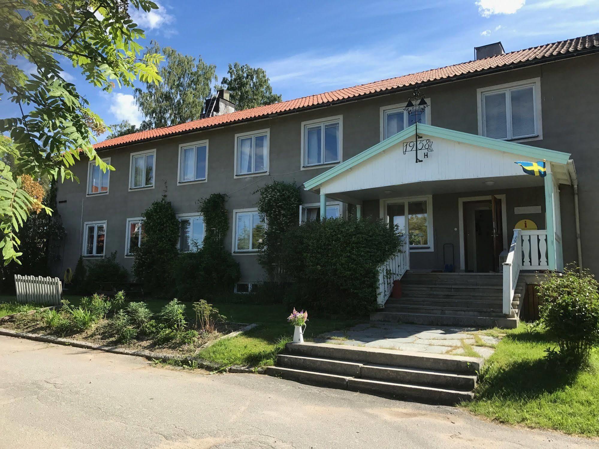 Helsingegarden Hostel Jarvso Bagian luar foto